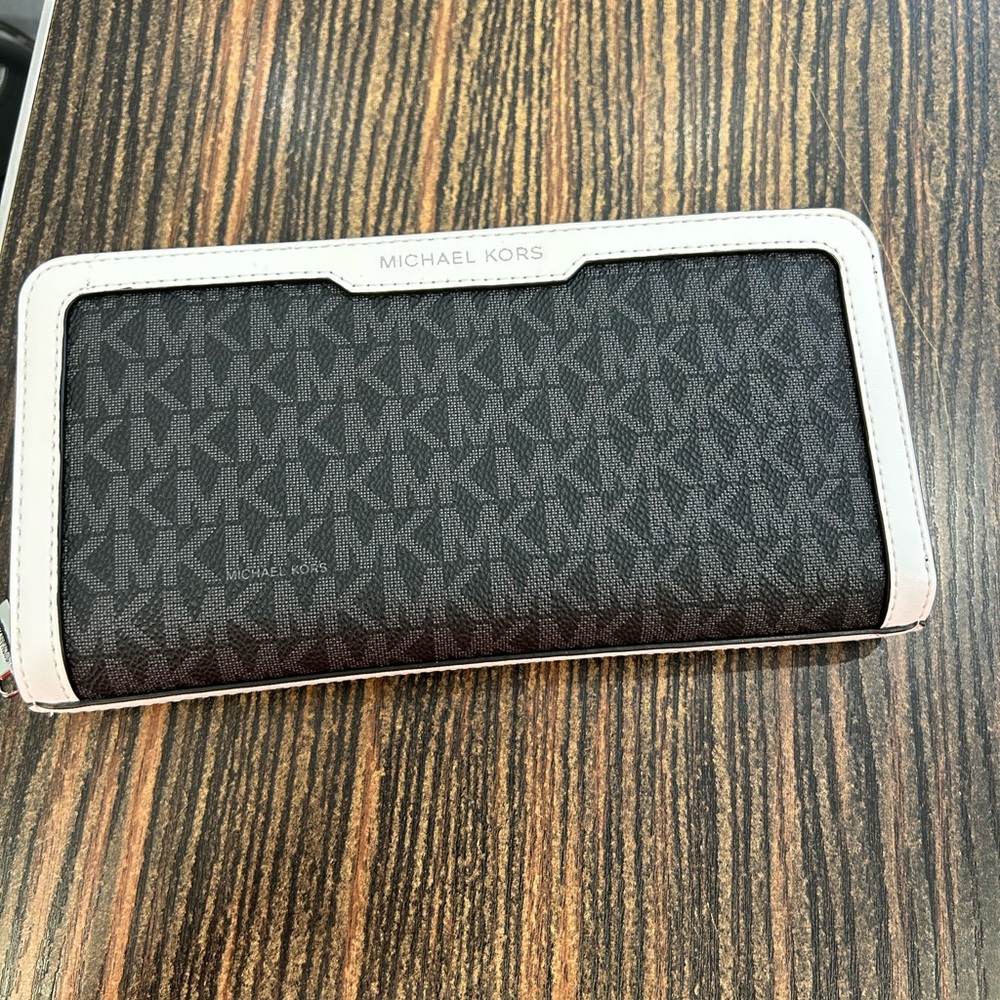 Michael Kors Cooper Tech Zip Around NWT black white men wallet signature logo
